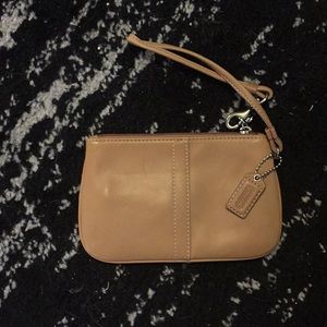 Coach wristlet ✨